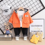 New Spring and Autumn Boys 1-4 years old version hooded cartoon casual pullover suit long sleeve pants suit children's clothing
