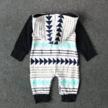 Boys and children in spring and autumn long-sleeved triangle striped jumpsuits, crawling clothes, children's clothes - Image 2