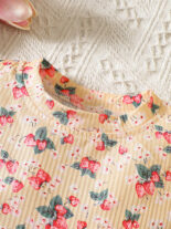 Girls pit strip floral sleeveless top, denim shorts - Image 2