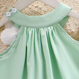 New girls summer fashion suits, halterneck three-dimensional flower tops, solid color shorts - Image 8