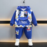 Boys camouflage Ultraman set spring and autumn outfit new children's hooded sports two-piece set for small and medium-sized children - Image 4