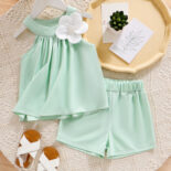 New girls summer fashion suits, halterneck three-dimensional flower tops, solid color shorts