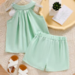 New girls summer fashion suits, halterneck three-dimensional flower tops, solid color shorts - Image 2