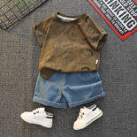 Summer children's new suit baby dinosaur crew neck t-shirt denim shorts fashion children's clothes
