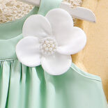 New girls summer fashion suits, halterneck three-dimensional flower tops, solid color shorts - Image 4