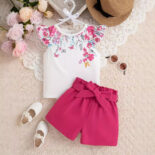 Fly sleeve floral print crewneck top + solid color shorts + belt