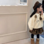 Girl's sweet cat thickened fur sweatshirt autumn and winter new fleece leopard print shorts fashion set - Image 3