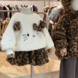 Girl's sweet cat thickened fur sweatshirt autumn and winter new fleece leopard print shorts fashion set