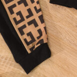 The new long-sleeved contrasting stitching set for small and medium-sized children is sent on behalf of the family - Image 7