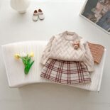 Girls' sweater skirt autumn and winter new solid color rabbit head knitted two-piece set baby girl reverse collar long sleeve - Image 4