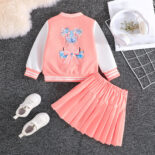 Girls' casual baseball uniform jacket + solid color pleated skirt set College style children's set - Image 5