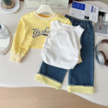 Autumn Female Treasure New Set Children's Three-Piece Set Fashionable Girls Jeans Sweatshirt Set - Image 2